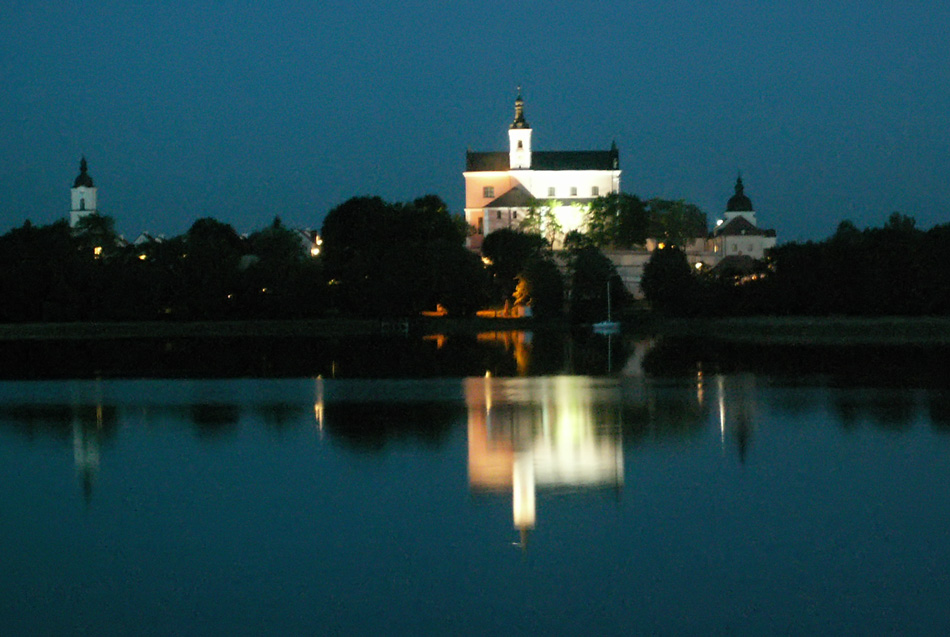 Klasztor Kamedułów nocą
